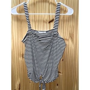 Crop top tank with front tie